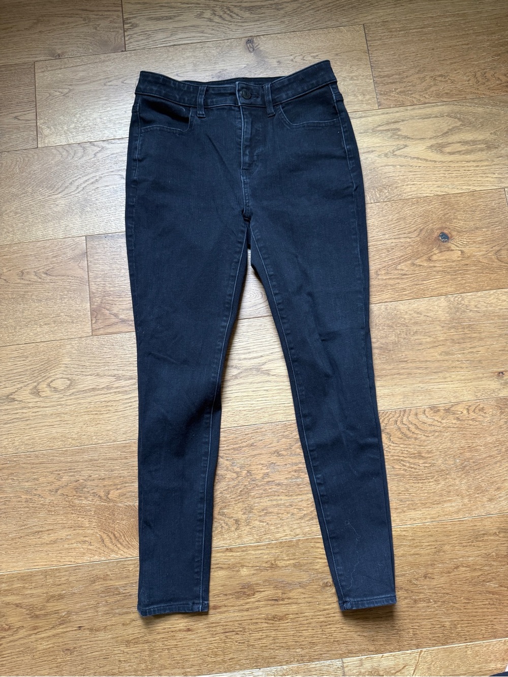 American Eagle skinny jeans jegging black wash high-rise waist.
